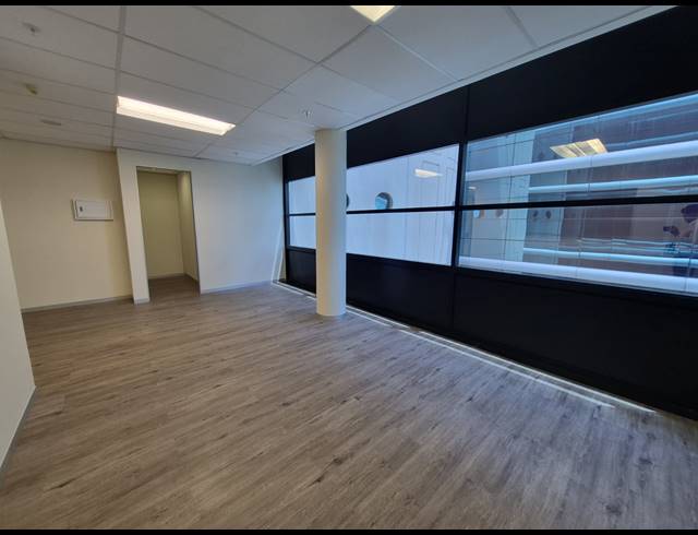 65M² OFFICE TO LET IN SANDTON CENTRAL